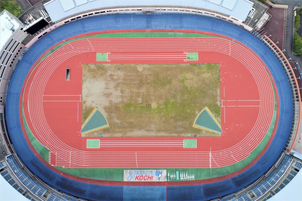 陸上競技場トラック等改良工事画像