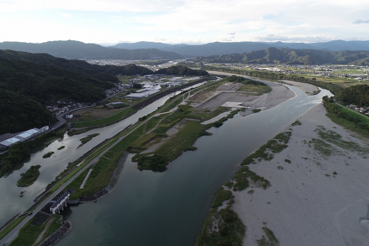 R5-6年度仁淀川用石地区河道掘削工事画像
