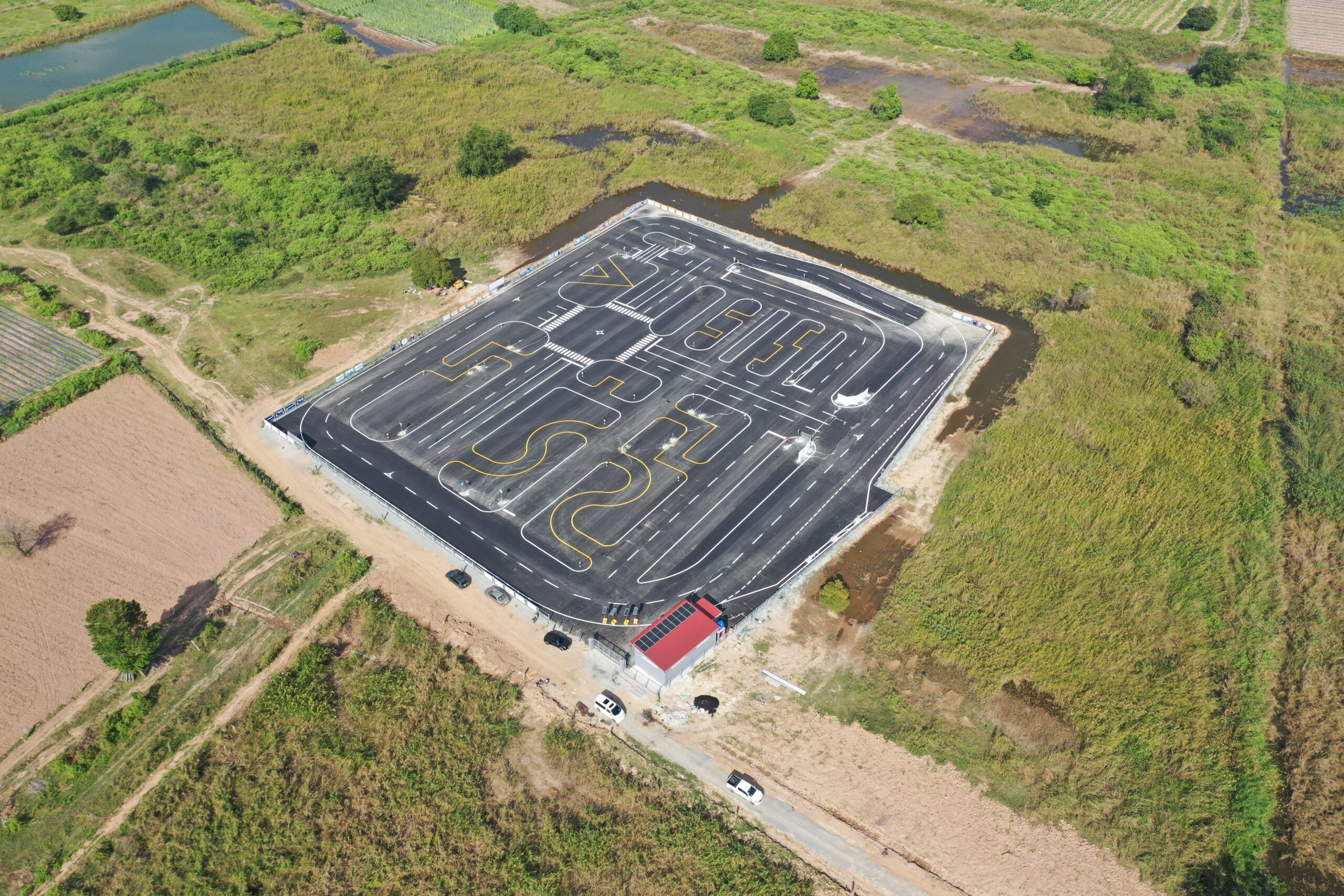 MINAMI CAMBODIA AI自動車教習コース 建設工事画像